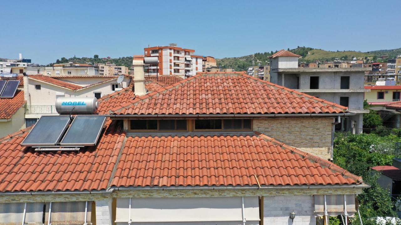 Raisa Guesthouse 12 Berat Zewnętrze zdjęcie