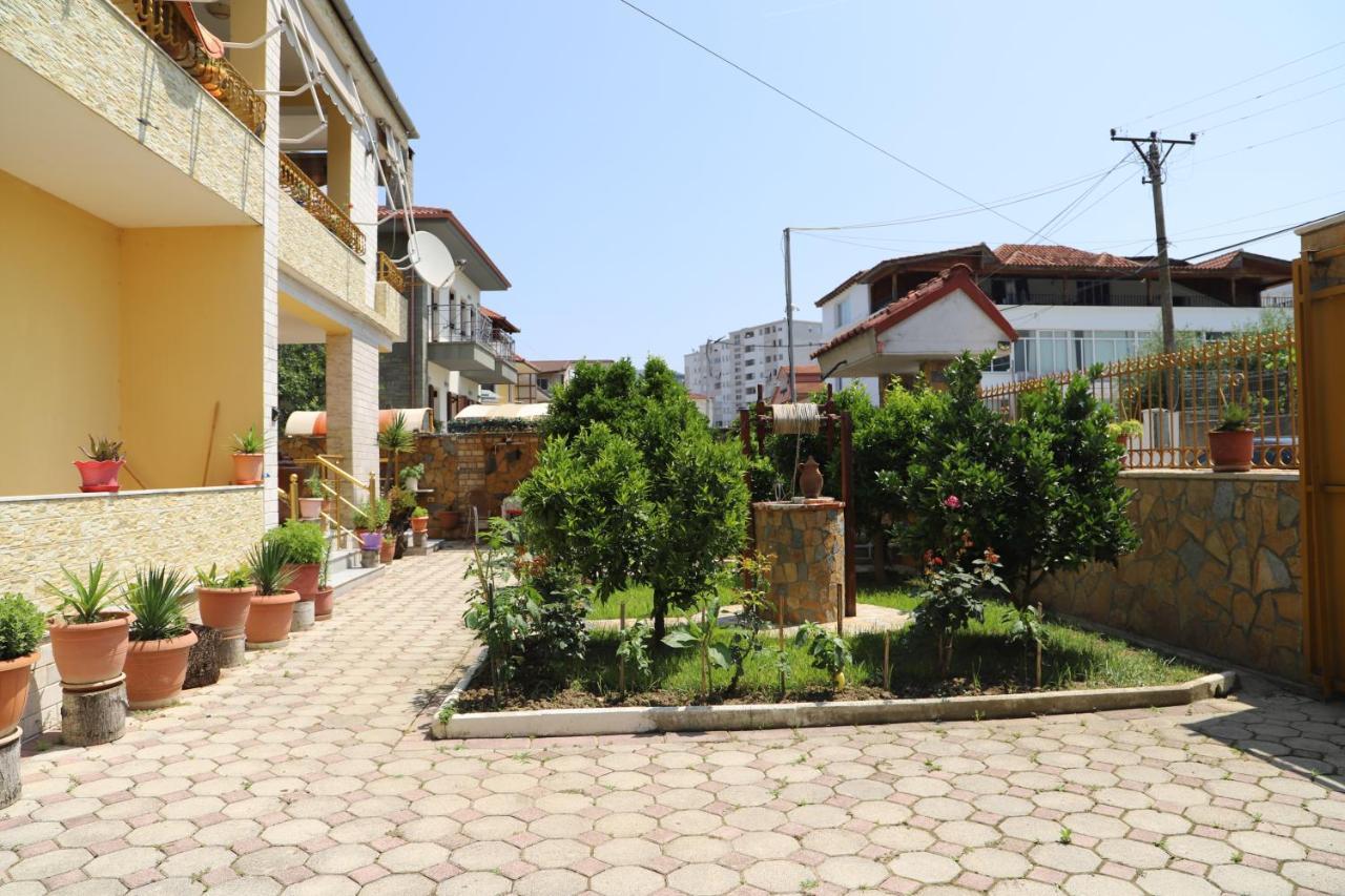 Raisa Guesthouse 12 Berat Zewnętrze zdjęcie