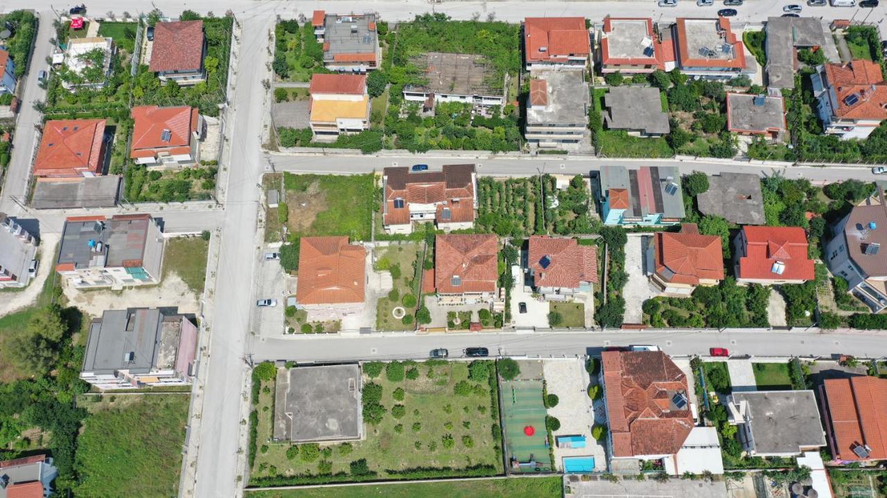 Raisa Guesthouse 12 Berat Zewnętrze zdjęcie