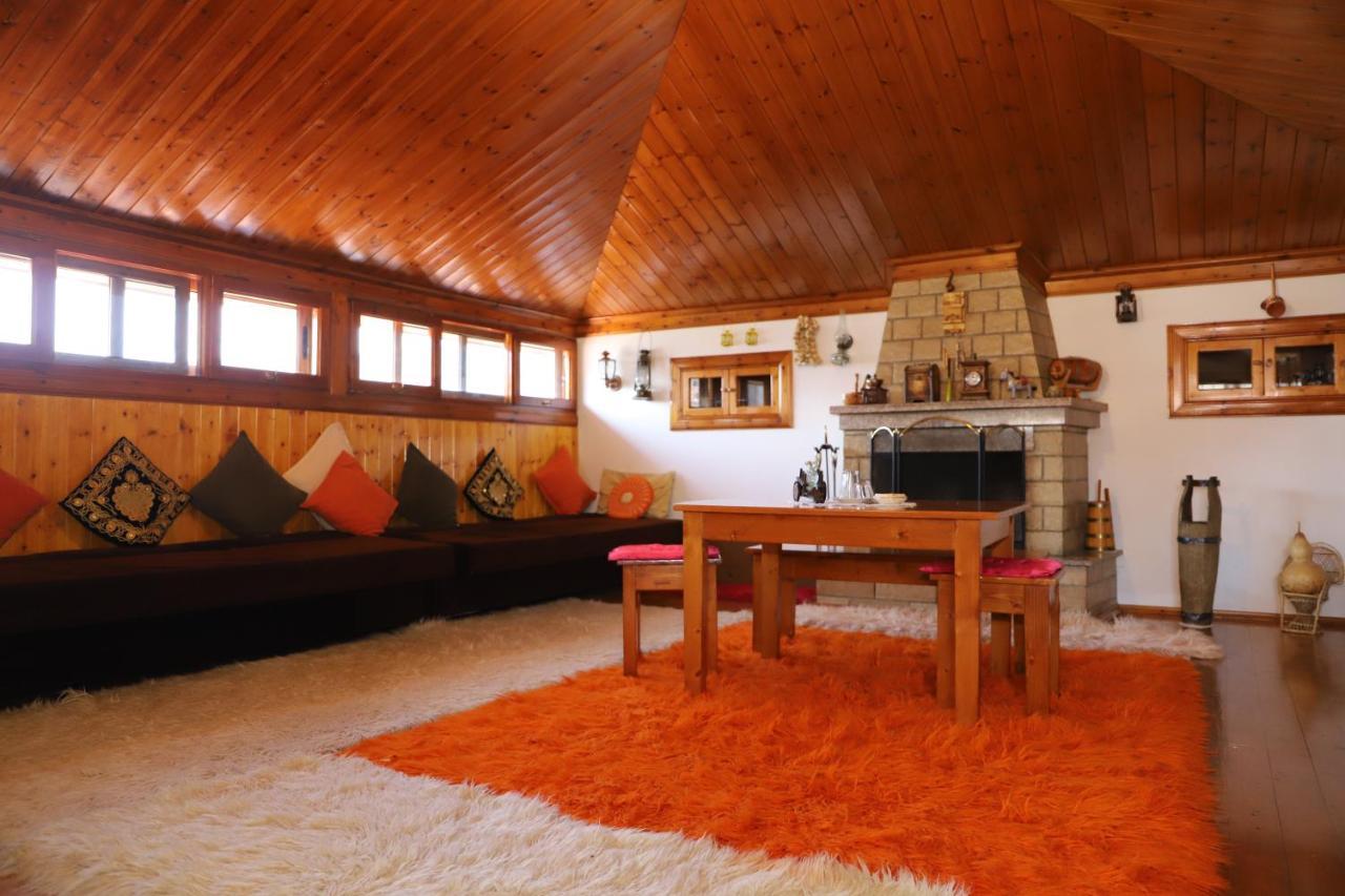 Raisa Guesthouse 12 Berat Zewnętrze zdjęcie