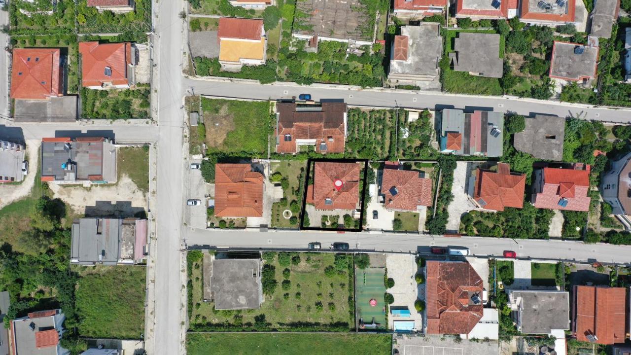 Raisa Guesthouse 12 Berat Zewnętrze zdjęcie