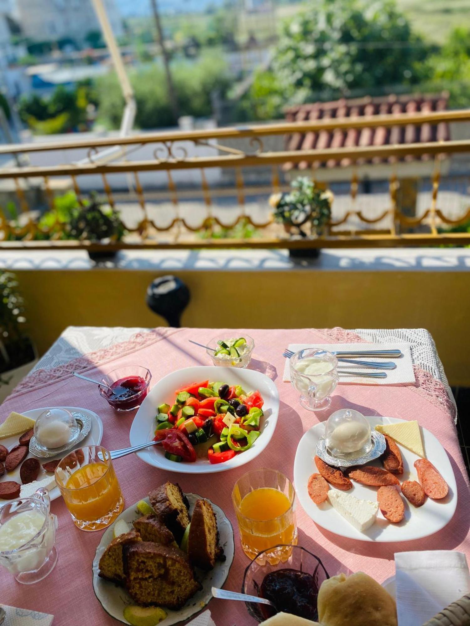 Raisa Guesthouse 12 Berat Zewnętrze zdjęcie