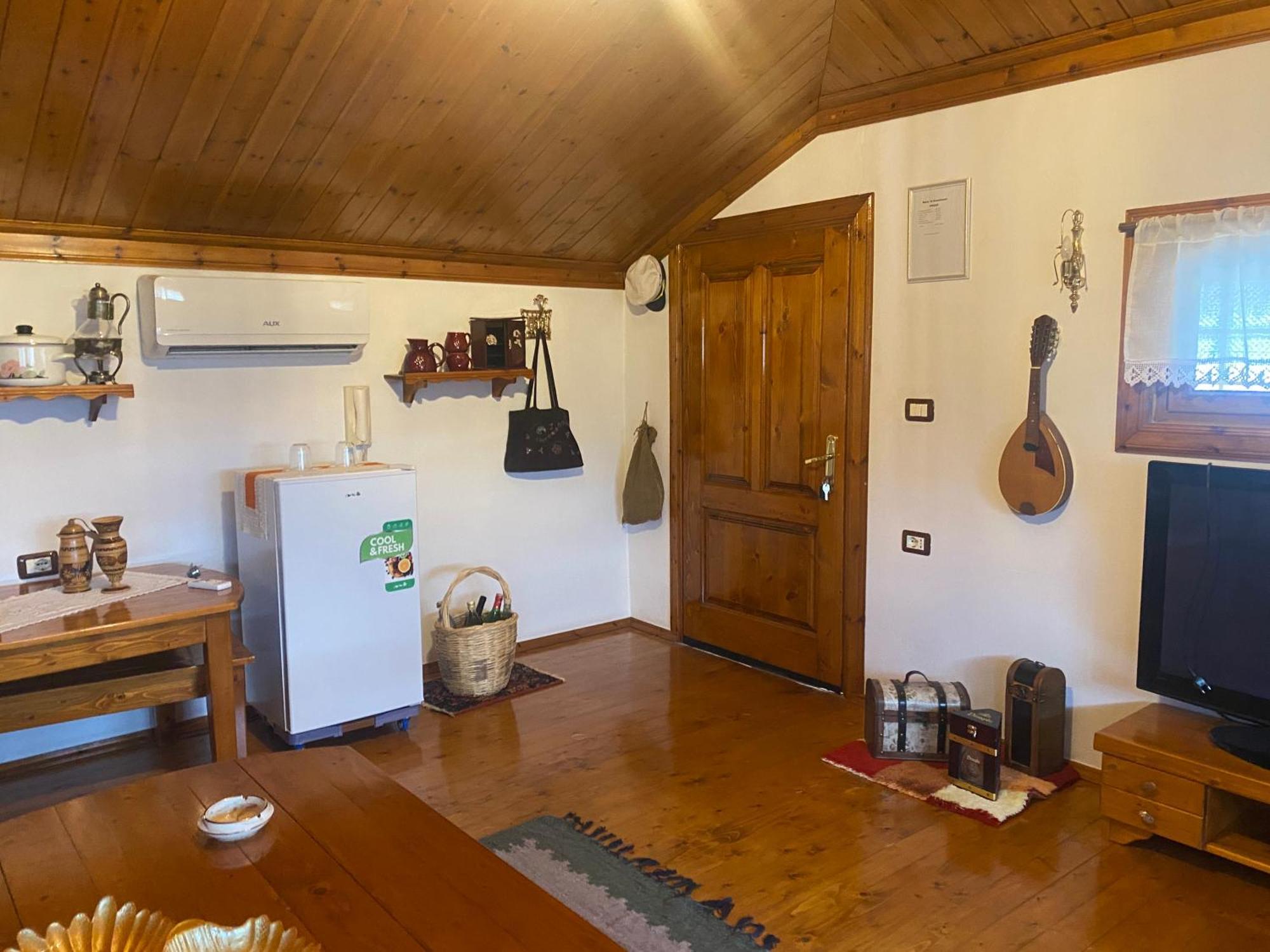 Raisa Guesthouse 12 Berat Zewnętrze zdjęcie