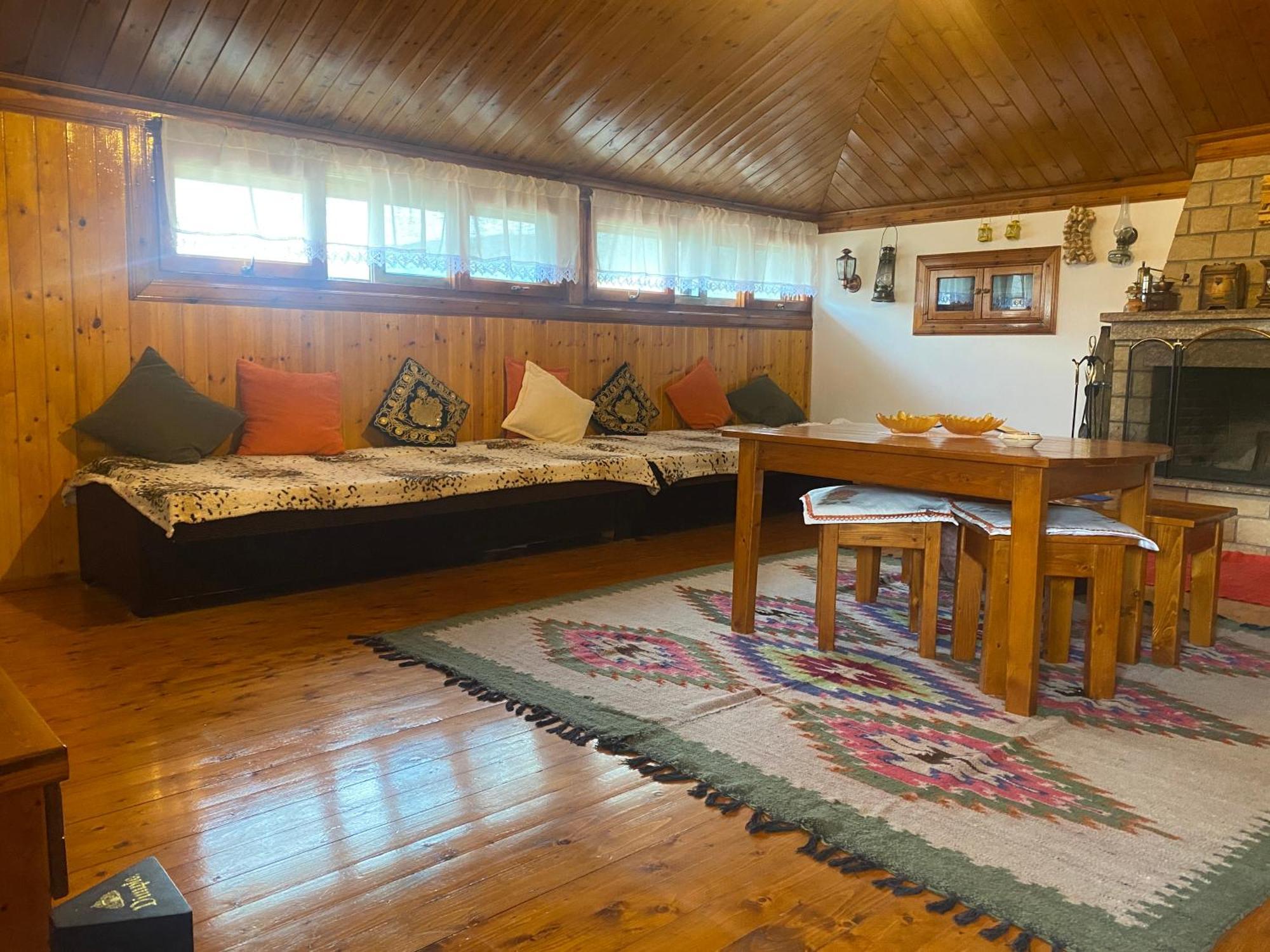 Raisa Guesthouse 12 Berat Zewnętrze zdjęcie